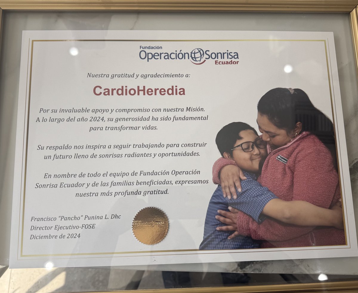 FaustoHerediaDr's tweet photo. 🇪🇨Honrado y agradecido con Fundación operación sonrisa Ecuador y a su representante, la Dra María Carmen Durán por el reconocimiento realizado a CardioHeredia SA, por la atención cardiológica Integral gratuita a sus pacientitos. Gracias por contar con nosotros y hacernos parte de este hermoso proyecto. Reafirmamos nuestra responsabilidad social con nuestros hermanos Ecuatorianos.