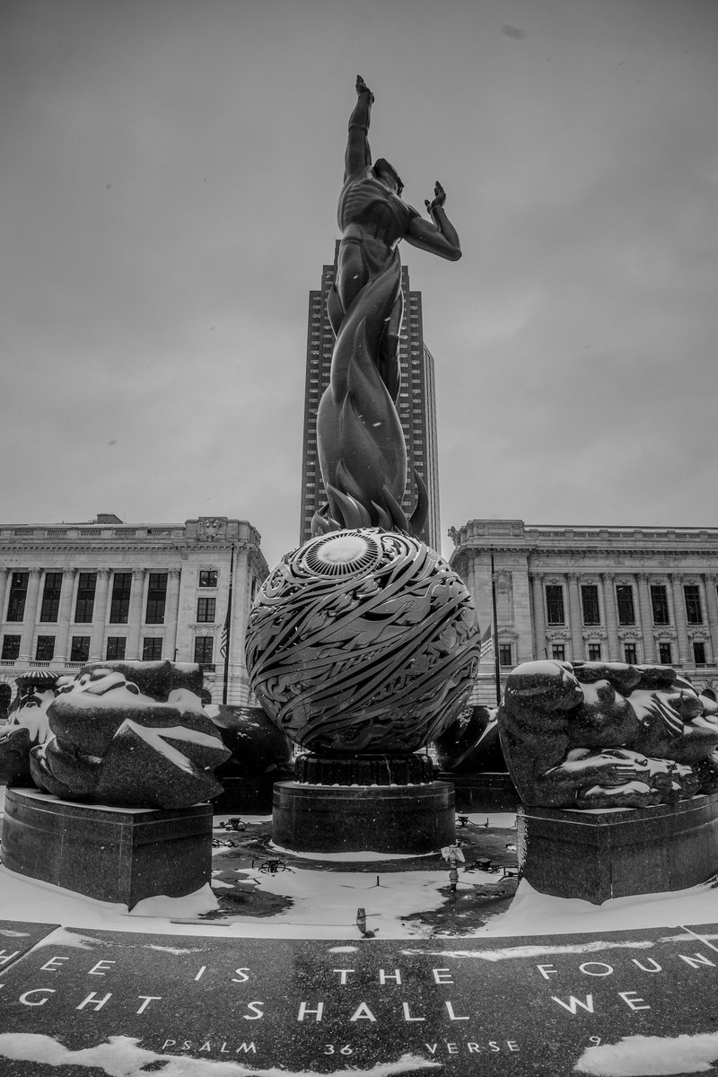 Korey_Smerk's tweet photo. Winter wandering. My favorite capture being the stacked Guardians. Which one is yours? 📸
#cleveland #theland #guardians #hopememorialbridge #thisiscle #imfromcle #clevelanddotcom https://t.co/tlkAIjtRHY