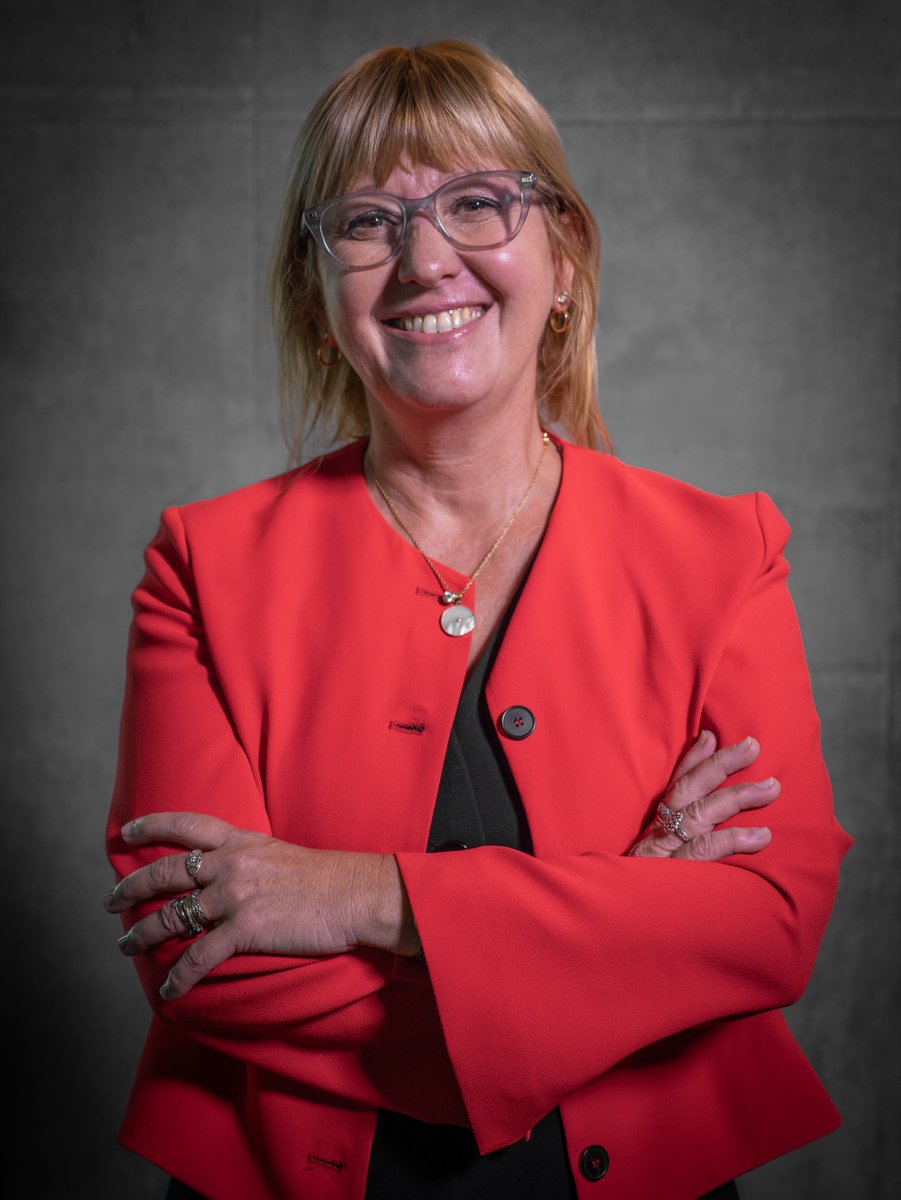 InfoCapitalTV's tweet photo. #MVDNoticias 
🔴Designaciones en Salud Pública.
Cristina Lustemberg - Ministra de Salud Pública.
Leonel Briozzo - Subsecretario Salud Pública.