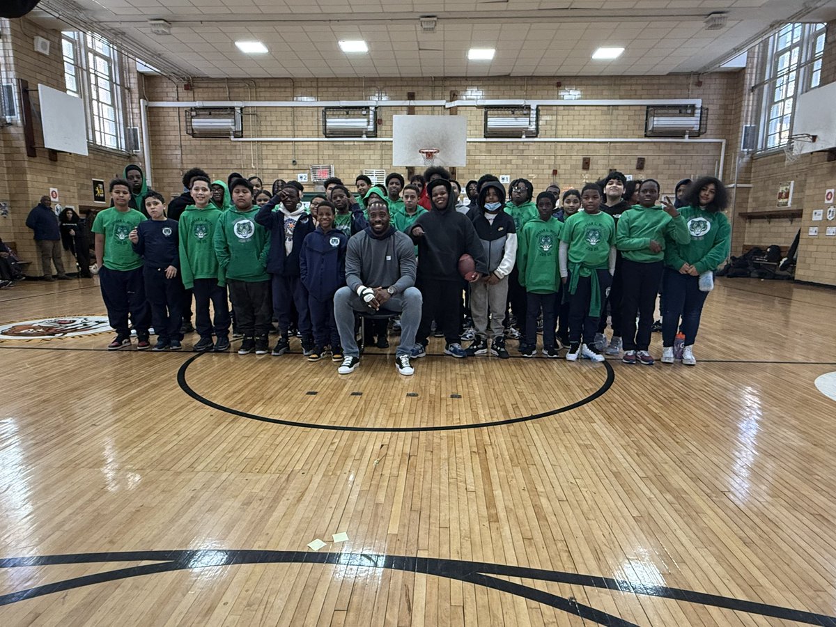 NYG in the Community (@giantscrdept) on Twitter photo .<a href="/C_Manhertz/">Chris Manhertz</a> headed back to his hometown of the Bronx to join the <a href="/unitedwaynyc/">United Way of New York City</a> and <a href="/BronxConnect/">BronxConnect UYAI</a> to speak with students at JHS 22 Jordan L. Mott Middle School for Career and College Readiness Week! .<a href="/C_Manhertz/">Chris Manhertz</a> headed back to his hometown of the Bronx to join the <a href="/unitedwaynyc/">United Way of New York City</a> and <a href="/BronxConnect/">BronxConnect UYAI</a> to speak with students at JHS 22 Jordan L. Mott Middle School for Career and College Readiness Week!