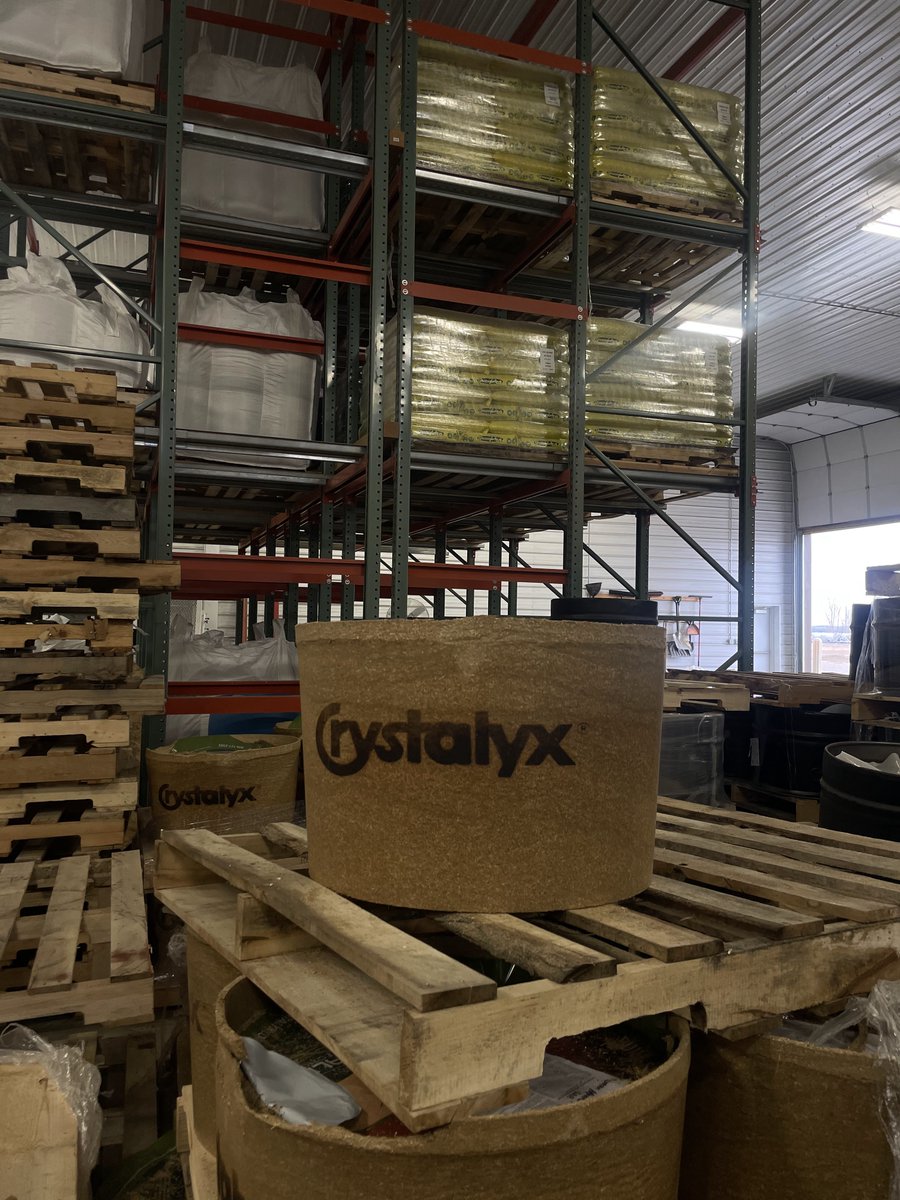 PulseUsa's tweet photo. Prefer bio barrels? We got 'em!🐮
Available tubs:
- Crystalyx® Blueprint 30 with BIO-MOS 2 LMB
- Crystalyx® Blueprint Battalion LMB
- Crystalyx® HE-20% Hi MAG 2%
- Crystalyx® Mineral-Lyx with Clarifly DBZ.02 
-  Crystalyx® Mineral-Lyx GAR
#AgTwitter https://t.co/PvPL1vNX14