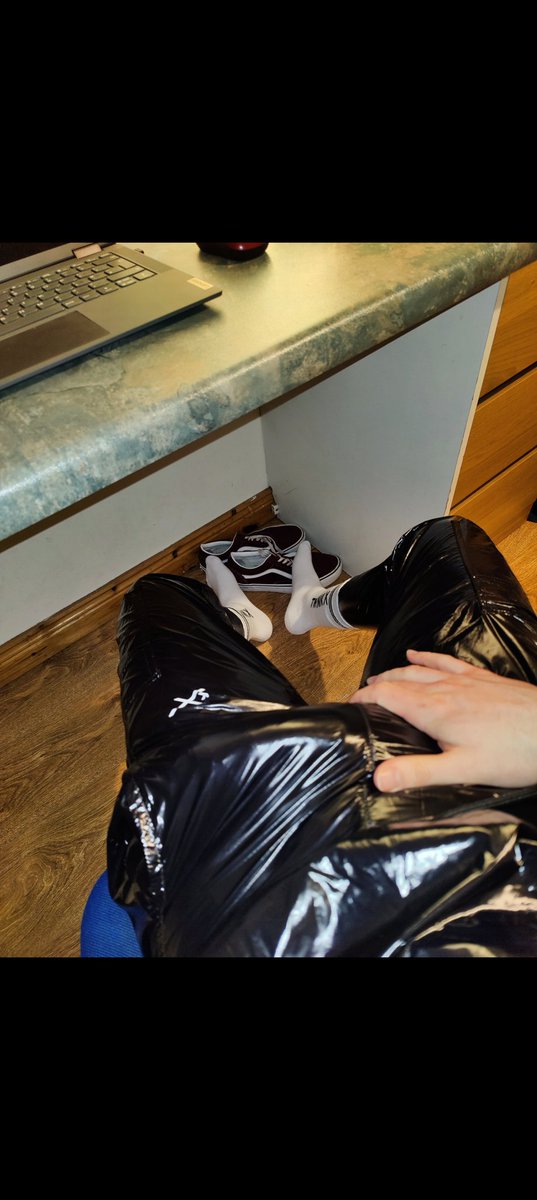 MarkDev724's tweet image. Too horny to work rn. What sub is gonna come help me out?