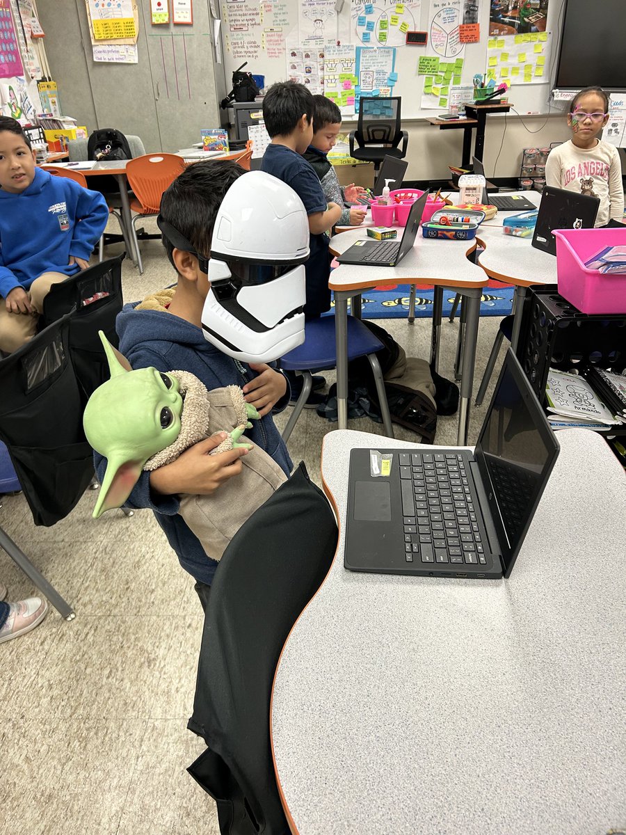 OrangeGroveAISD's tweet photo. ✨ Day 4 of Disney Week: Star Wars Day! ✨

May the Force be with you as we celebrate all things Star Wars today! 🚀🌌

#DisneyWeek #StarWarsDay #TheForceIsStrong https://t.co/U7mFWHYKI7