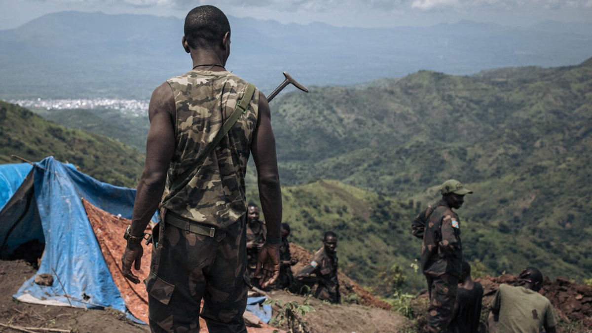 kabumba_justin's tweet photo. #RDC|🇨🇩Des échanges de tirs intenses ont éclaté ce matin aux abords de l'hôpital général de Masisi, dans la province du Nord-Kivu. Deux civils ont été touchés, l'un d'eux succombant à ses blessures.L'autre est actuellement soigné par les équipes médicales du ministère de la Santé et de Médecins Sans Frontières (MSF), rapporte cette même orientation.  MSF appelle à la protection de l'hôpital et des civils.  "Nous exhortons toutes les parties au conflit à assurer la protection de l'hôpital et de ses occupants", a déclaré Stephan Goetghebuer, chef de mission de MSF en RDC. "Il s'agit des patients, du personnel médical, et des milliers de personnes réfugiées dans l'hôpital."

Affrontements persistants à Masisi. Les combats pour le contrôle de la ville de Masisi se poursuivent depuis deux semaines, causant de nombreux blessés. MSF et le ministère de la Santé ont soigné plus de 80 blessés, et MSF fournit de l'aide aux personnes réfugiées dans l'hôpital.