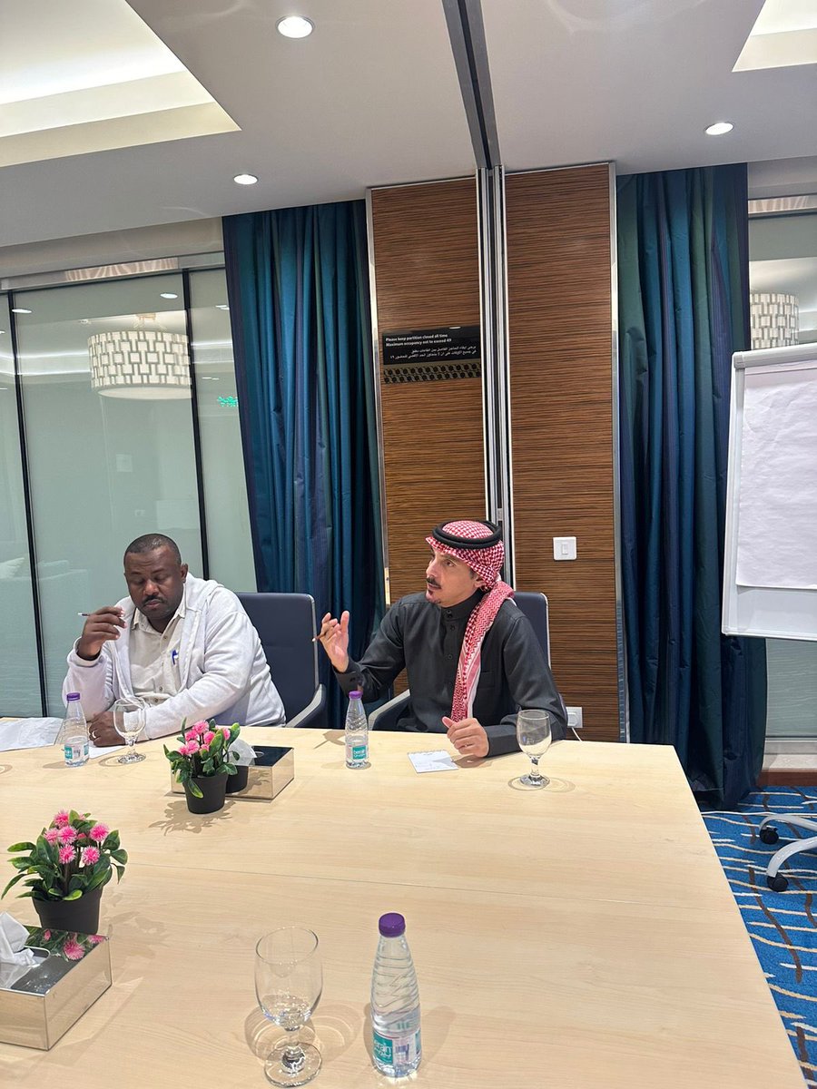 Realclubsa's tweet photo. عقد اليوم اجتماع مجلس ادارة النادي العقاري مع الادارة التنفيذية وتم استعراض الميزانية التقديرية للعام الحالي 2025 والبرامج والاهداف المستقبلية وكذلك تبادل الاقتراحات التي تساعد في تطوير منظومة العمل https://t.co/l4UYbgXv68