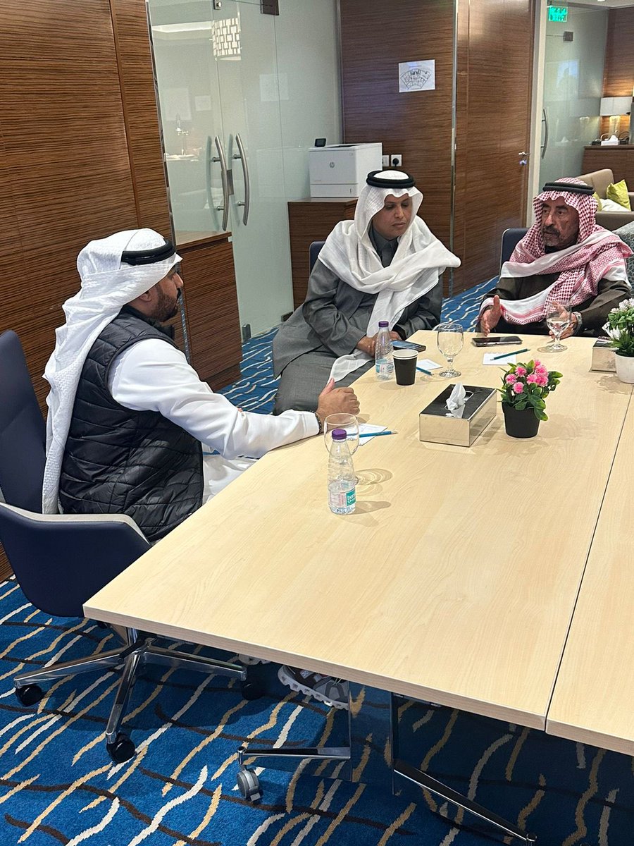 Realclubsa's tweet photo. عقد اليوم اجتماع مجلس ادارة النادي العقاري مع الادارة التنفيذية وتم استعراض الميزانية التقديرية للعام الحالي 2025 والبرامج والاهداف المستقبلية وكذلك تبادل الاقتراحات التي تساعد في تطوير منظومة العمل https://t.co/l4UYbgXv68
