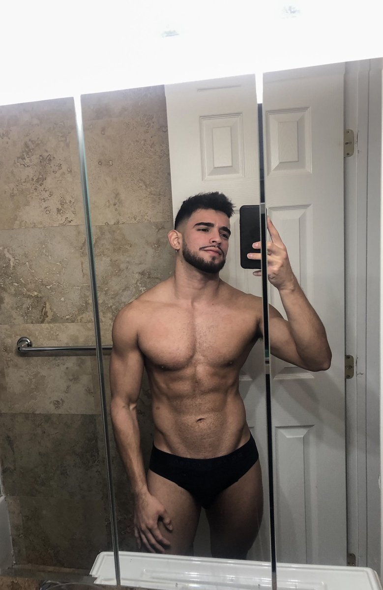 Alejandro tweet media