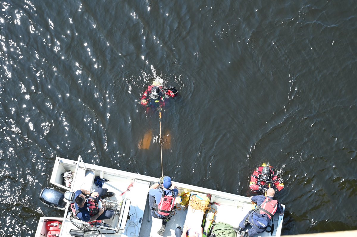 20-years ago today, the City of Nashua staffed the dive rescue team. This is a joint team between Nashua Fire and <a href="/NashuaPolice/">Nashua Police</a>. Fire handles the rescue side, police handle recovery efforts. The team has been staffed 24/7 since the day it was formed. #20years