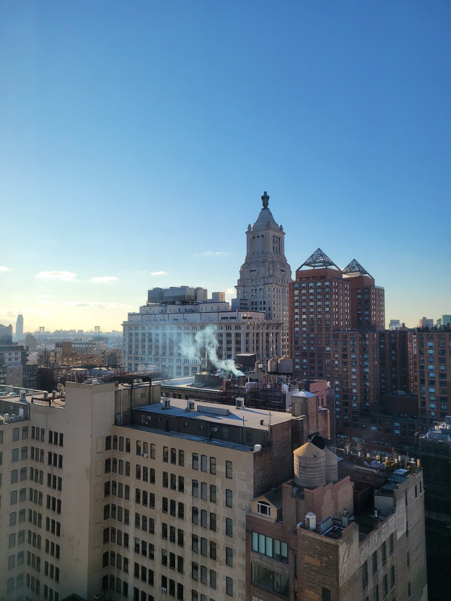 MsSonicFlare's tweet image. #viewfromthetop 3 more strategy sessions/meetings then done for the day!
Will get to play! #nyc