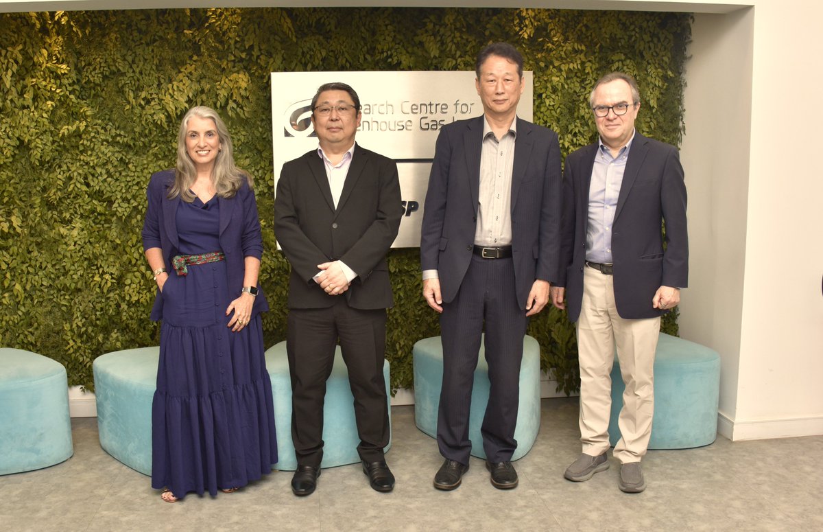 rcgipage's tweet photo. 🌟 Today, we were honored to welcome representatives from Kawasaki to RCGI-USP!
We had the pleasure of hosting:
Soujiro Koide, CEO, Kawasaki do Brasil
Sérgio Kazuo Morino, Business Specialist

#RCGI #USP #Kawasaki #Collaboration #Innovation https://t.co/u3rUN8zdaz