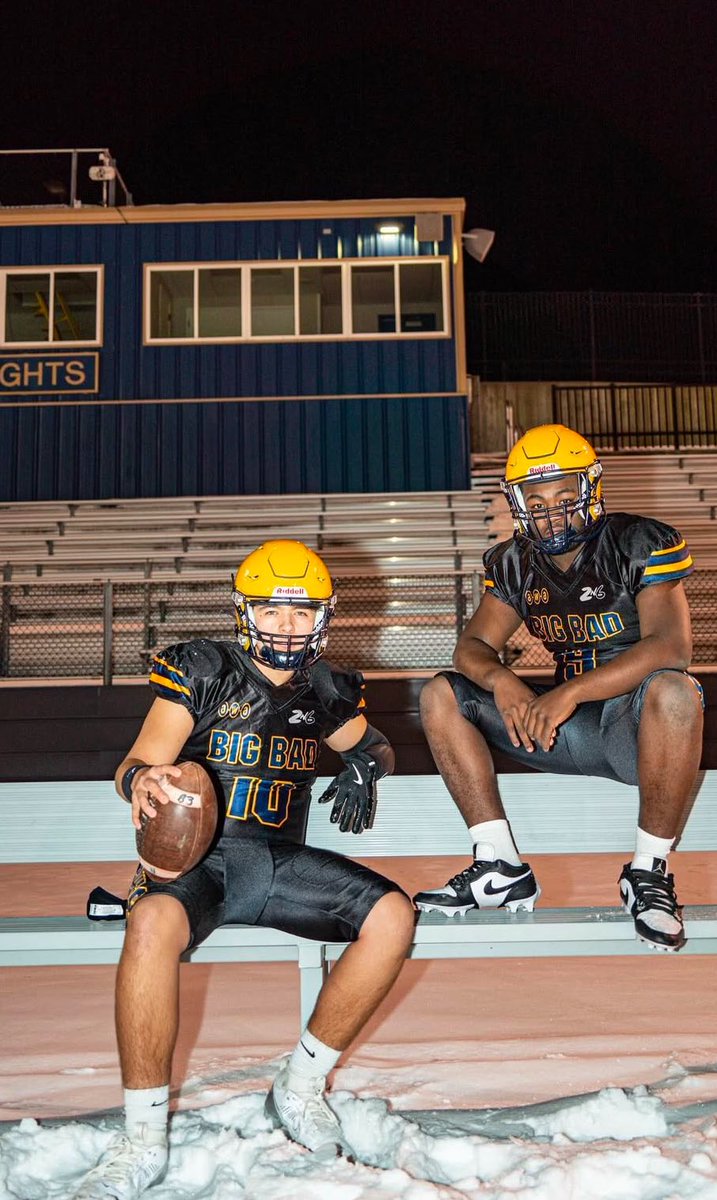 mxs_qb1's tweet photo. Road 2 Redemption
@BallouKnightFB
@hulk_bowden
@mxs_qb1 
🅱️🅱️🅱️ https://t.co/6aoa30lSb2