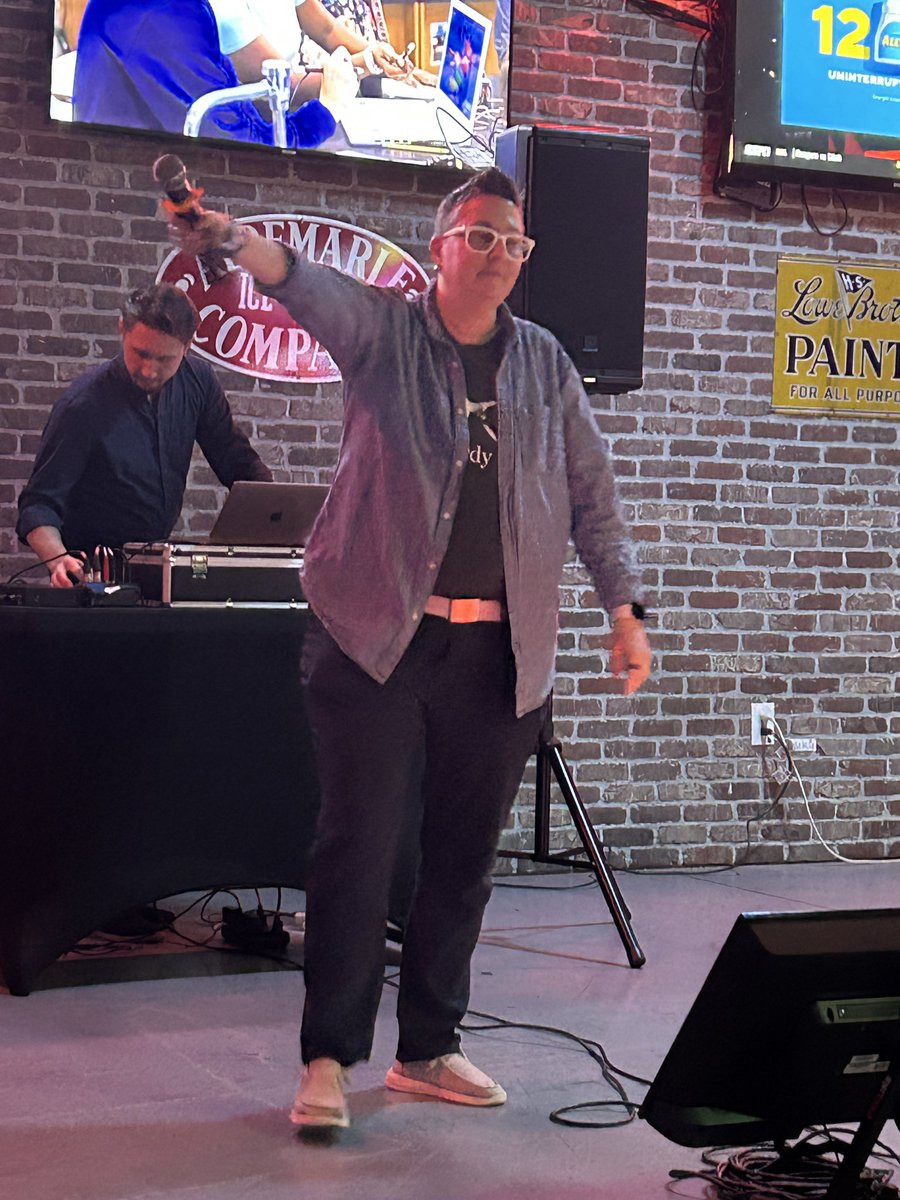 Kara McDaniel tweet media