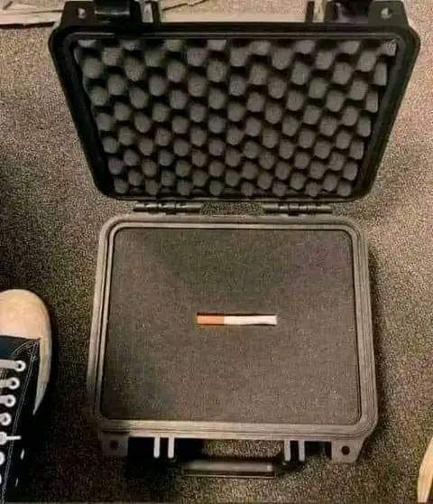 JmanuelEasy's tweet photo. @ArtemJoyero1 @inkjkv ¿Me lo permiten caballeros?, esto en verdad es cine 🚬 https://t.co/1SKAmiul0m