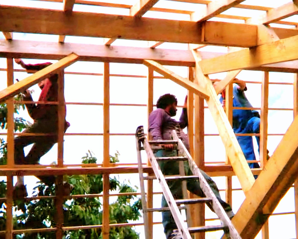 JMB_Construc's tweet photo. Construction d'une dépendance de 20m² à Saint-Prix. Février 2009. 

#JMBConstruction #bâtiment #maçonnerie #toiture  #construction #saintprix #saintprixvaldoise https://t.co/d7Xjzf3J7m