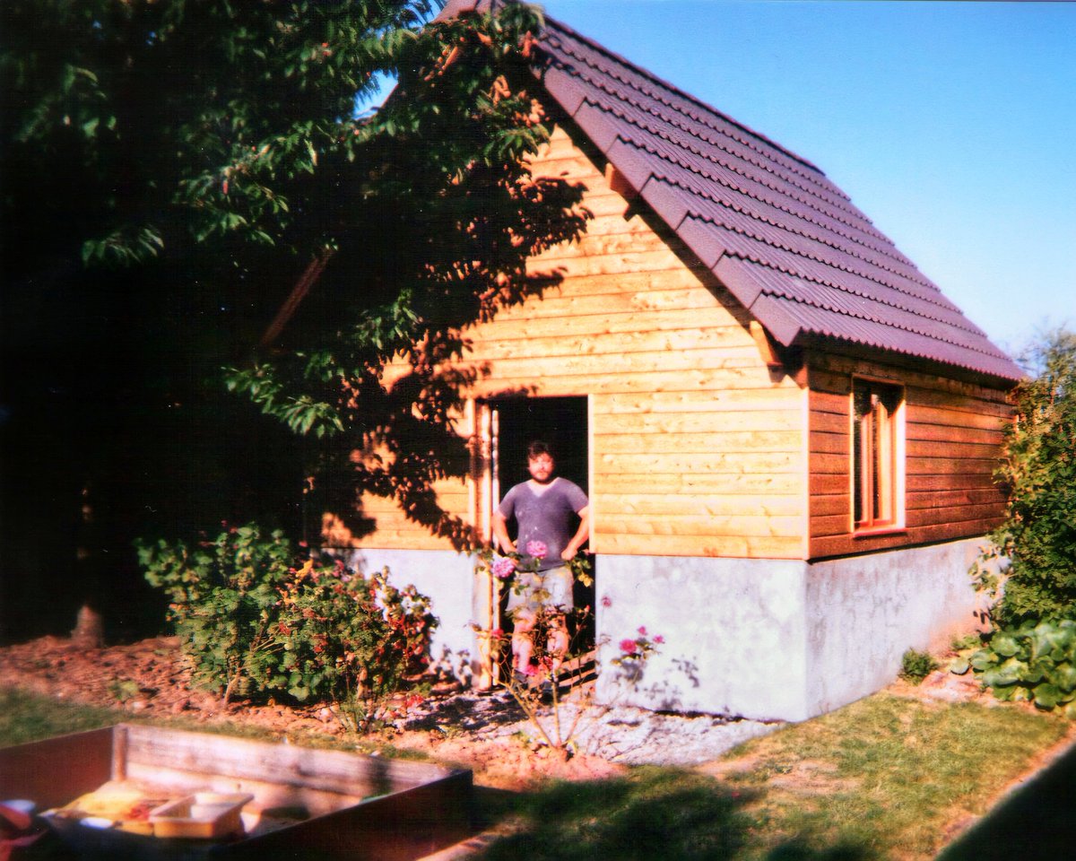 JMB_Construc's tweet photo. Construction d'une dépendance de 20m² à Saint-Prix. Février 2009. 

#JMBConstruction #bâtiment #maçonnerie #toiture  #construction #saintprix #saintprixvaldoise https://t.co/d7Xjzf3J7m
