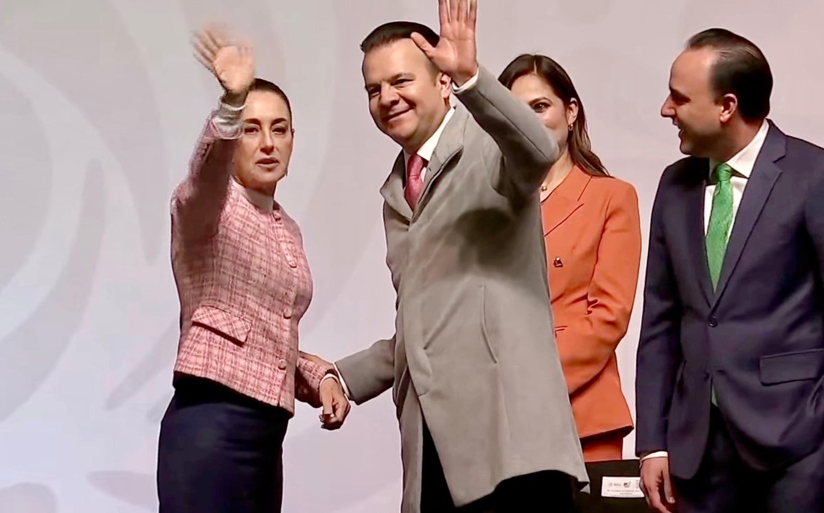 EVillegasV's tweet photo. Estamos fortaleciendo el trabajo en equipo. 🤝

Por eso, participamos en el Encuentro Nacional Municipal, donde gobernadores de distintos estados y presidentes municipales unimos esfuerzos con la presidenta @Claudiashein para que sin importar región, ni colores sigamos impulsando el desarrollo de nuestro país. 🇲🇽