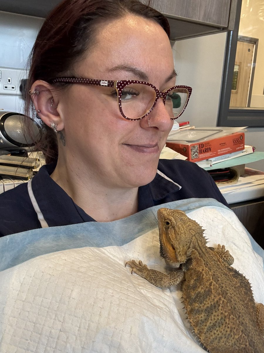 Carrie RMN tweet media