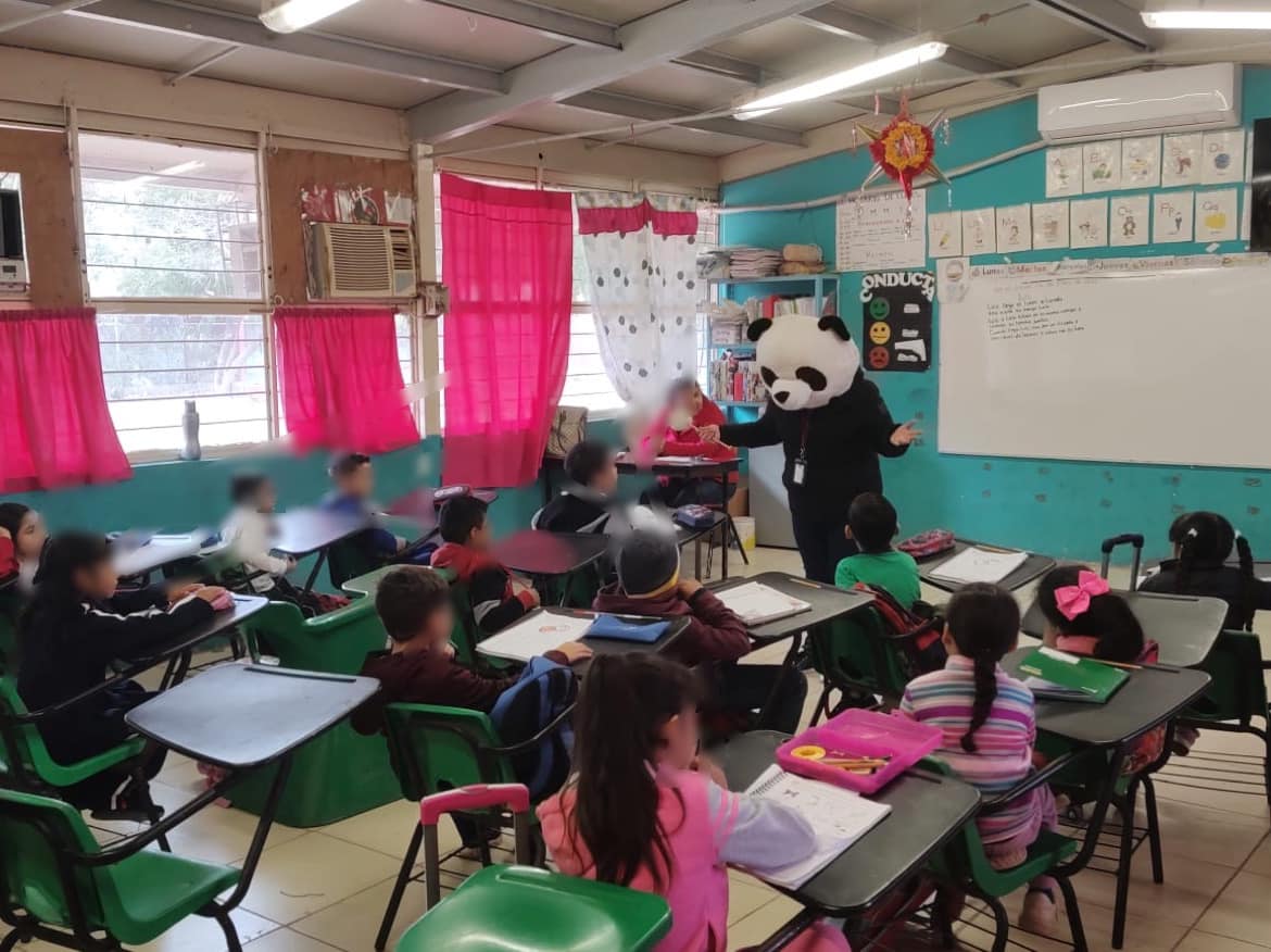 UNavojoa's tweet photo. -Actividad preventiva : “Cuenta cuentos” trabajando las emociones, salud mental y adiciones en la familia.
Con Niñas y niños de la primaria “Felipe Carrillo “  1ro, 2do y 3ro
-Col. La unión Huatabampo. https://t.co/xBwrNkNkGW