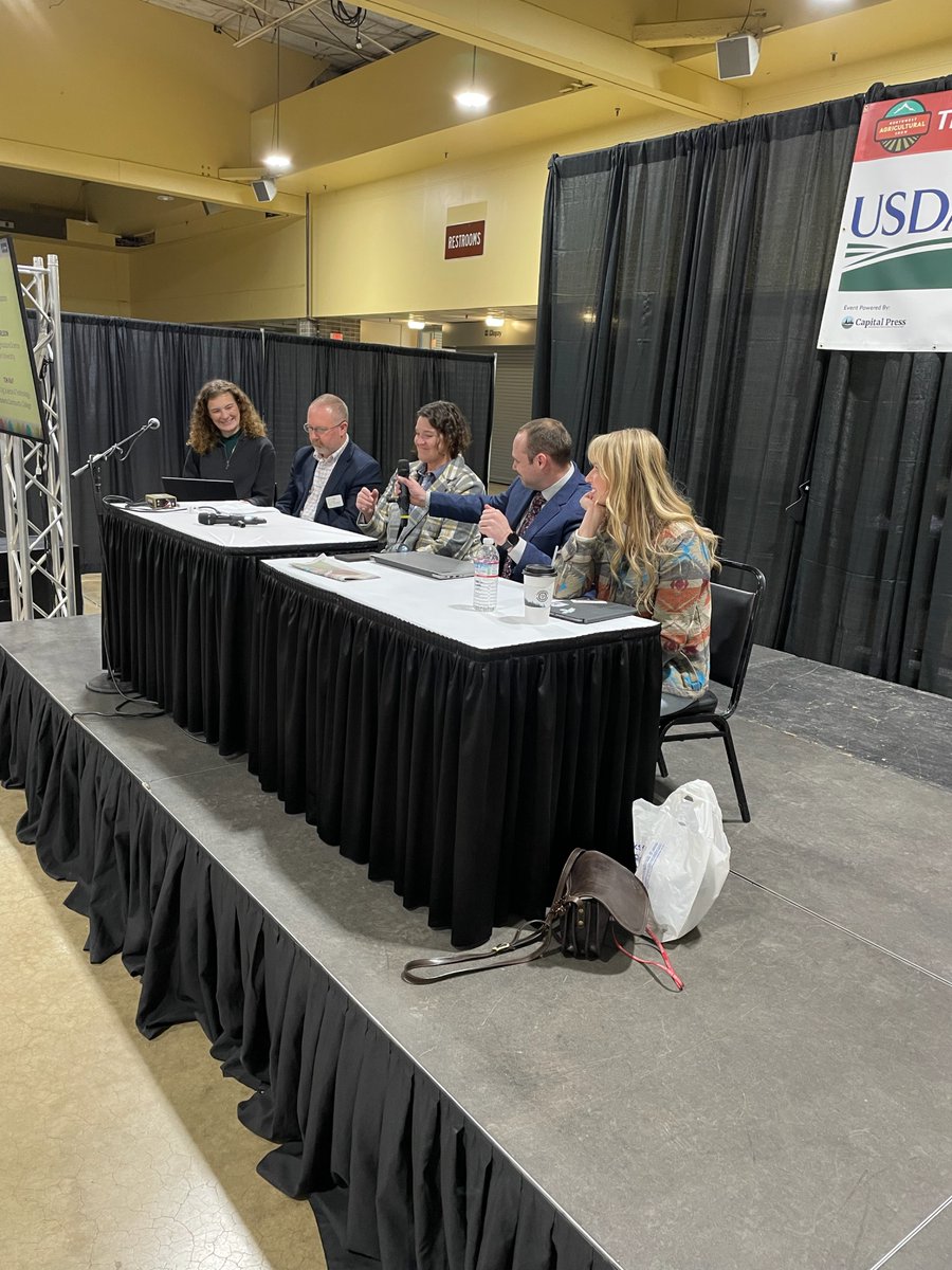 NorthwestAgShow's tweet photo. About 70 percent of the public learns about ag through farmers markets and other sources, experts said at Thursday’s panel discussion at the NW Ag Show. https://t.co/TvvPBz39Og