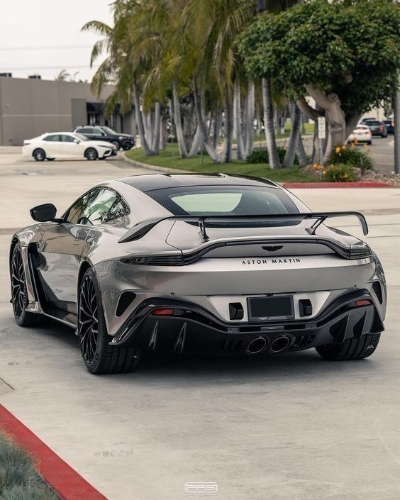 Auto_Porn's tweet photo. that booty 🍑 https://t.co/RfL0BIlOzN