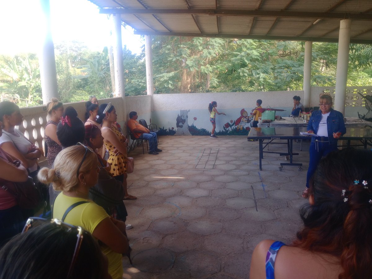 Efectuada reunión de padres en nuestro centro para orientar y trazar el camino del trabajo.
<a href="/PlutinArgelio/">Argelio Plutin</a> <a href="/OdalisPerez79/">Odalis Perez</a> 
<a href="/LHierresuelo/">Luis Hierresuelo</a> <a href="/dmese/">david meservey</a>