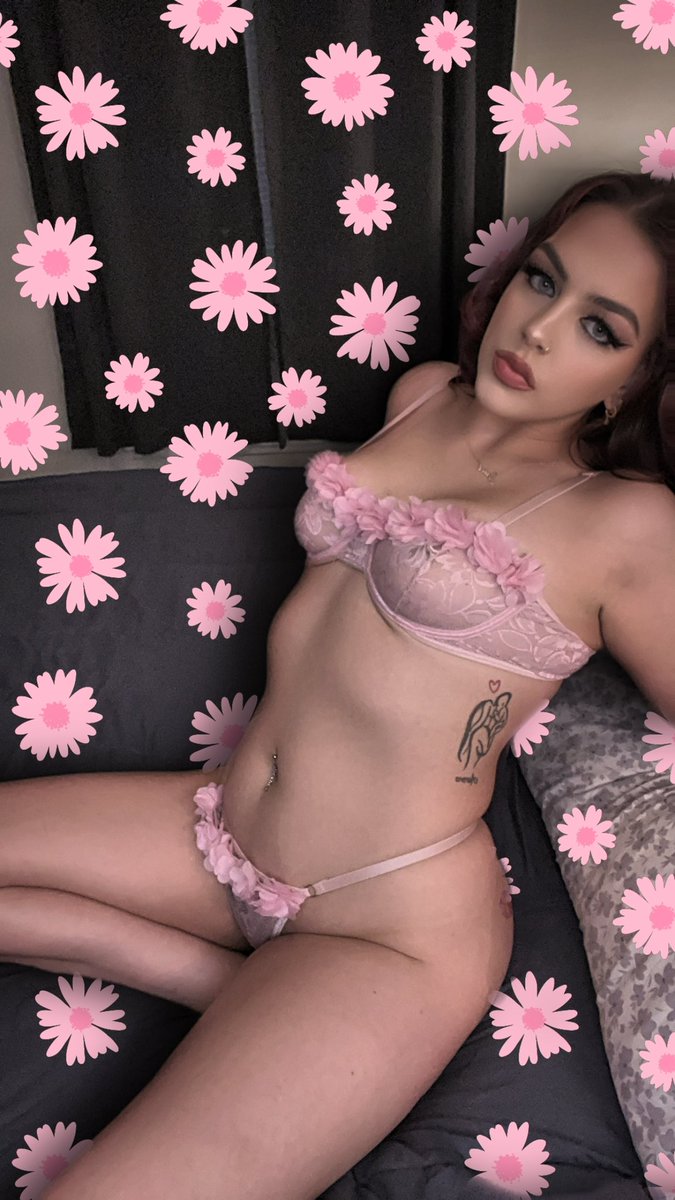 Ariel_allen24's tweet photo. Repost and follow me for a surprise in your inbox 📨 🥰 https://t.co/YFDOd3ezVr