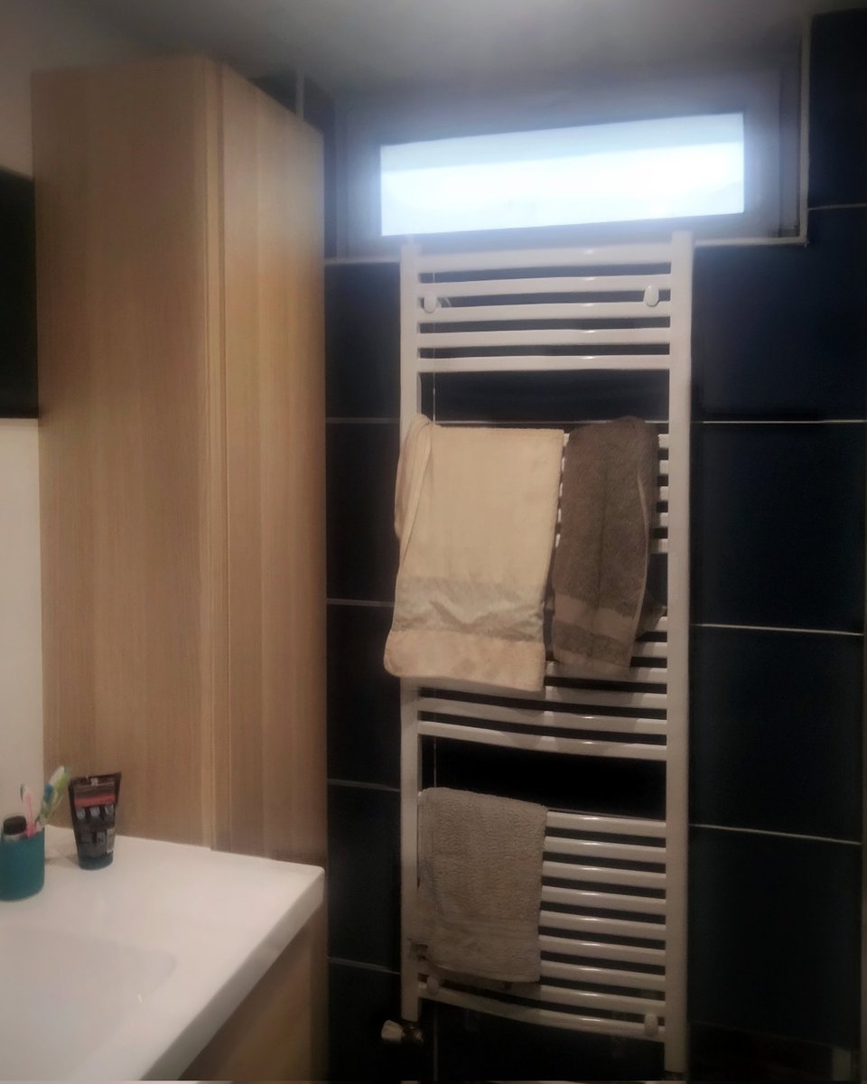 JMB_Construc's tweet photo. Rénovation d'une salle de bain à Saint-Ouen-l'Aumône. Décembre 2021. 

#JMBConstruction #bâtiment #maçonnerie #rénovation #salledebain #plomberie #carrelage #peintreenbâtiment #saintouenlaumone https://t.co/oCWedqSZqy