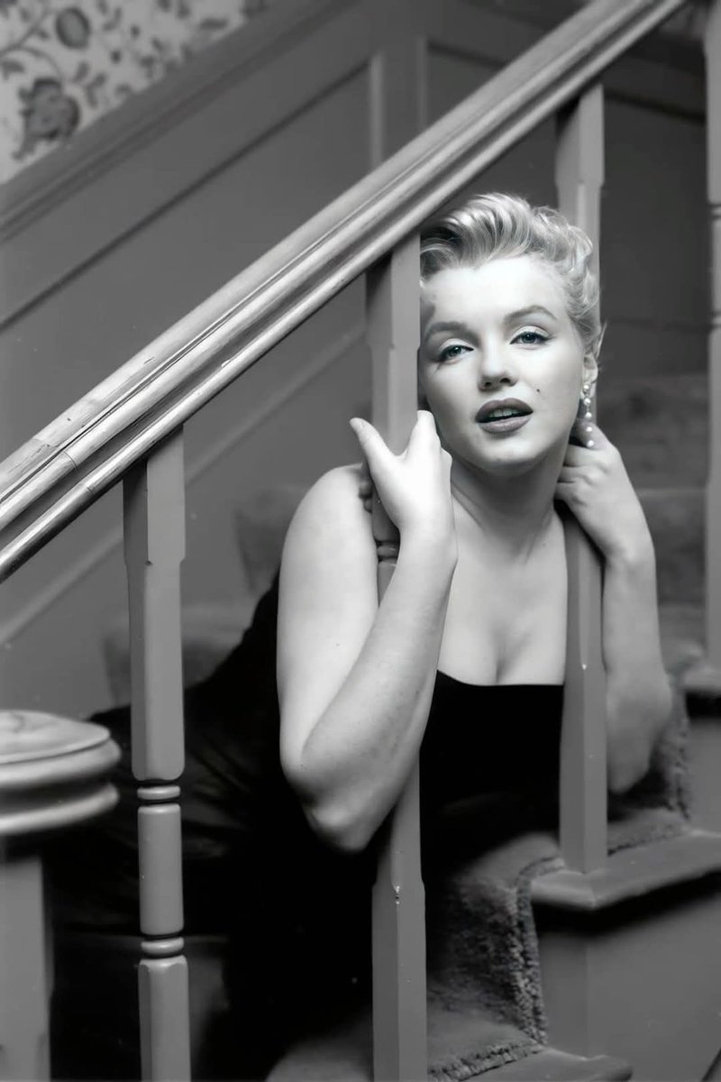 iCelebsWorld's tweet photo. In Frame - Marilyn Monroe
🇺🇲 #MarilynMonroe #TheRealQueen https://t.co/NHlQhKfu31