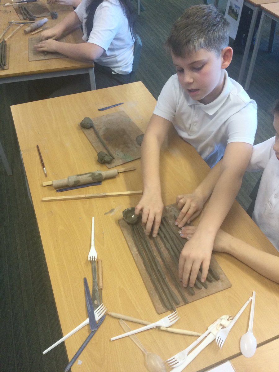 Lakeside_school's tweet photo. Y5/6 enjoyed their wow day today. Making Mayan pots using coils, slipping and scoring. Some great clay skills Y5/6. #cleverclaytechniques #wowday https://t.co/4mltjIBcts