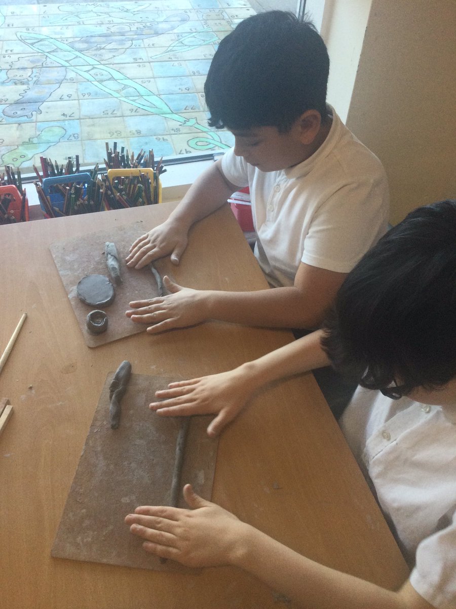 Lakeside_school's tweet photo. Y5/6 enjoyed their wow day today. Making Mayan pots using coils, slipping and scoring. Some great clay skills Y5/6. #cleverclaytechniques #wowday https://t.co/4mltjIBcts
