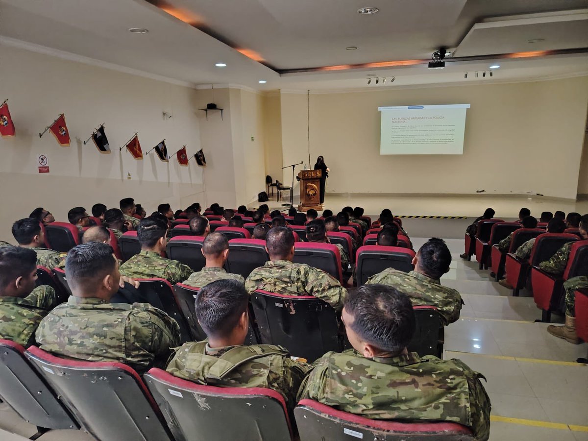 👩‍🏫🧑‍🏫<a href="/CotopaxiCJ/">Cotopaxi CJ</a> y <a href="/CorteCotopaxi/">Corte Provincial de Justicia de Cotopaxi</a> dictan capacitación a personal militar que labora en el <a href="/SNAI_Ec/">SNAI Ecuador 🇪🇨</a> #Cotopaxi sobre “Uso Progresivo de la Fuerza y Garantía Jurisdiccional de Habeas Corpus”