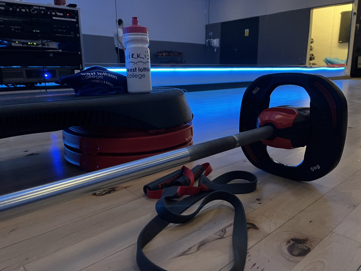 nikkitt76's tweet photo. Some HN Fitness cohort and myself @WestLoCollege about to be filmed for assessment evidence.... for the Les Mills Functional Strength instructor qualification.... squeaky bum time now 💪🏻🏋️‍♀️😁@lesmillsUK @braidybrady @Toddlumsden @JackieGalbraith https://t.co/AzjIt4wJbg