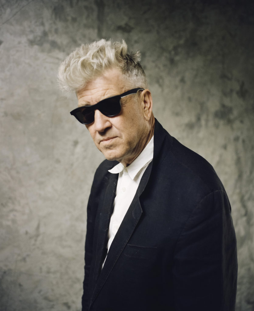 HybridProphecy's tweet photo. Peter Capaldi once mentioned that David Lynch was an inspiration for his Doctor's main look, with the white buttoned-up shirt. https://t.co/zovwBhsyXr