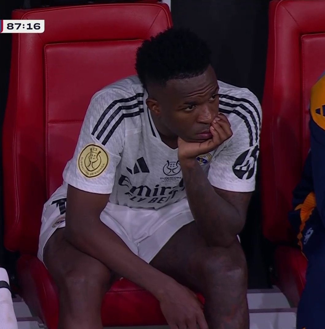 LonkalDesTocard's tweet photo. Depuis qu'on lui a dit qu'il était aussi camerounais, Vinicius joue déjà plus comme un Tikar que comme un brésilien. #RealCelta #CopaDelRey https://t.co/JoVqSKHPz9