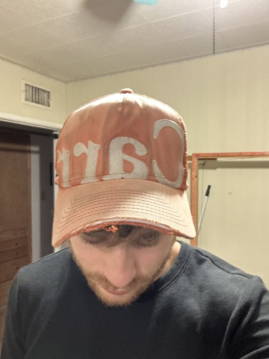 Joey_Fines's tweet photo. @AnwarCarrots yo bro you ever gonna restock on these? Mines on its last breath lmao https://t.co/uLYzga6WYc