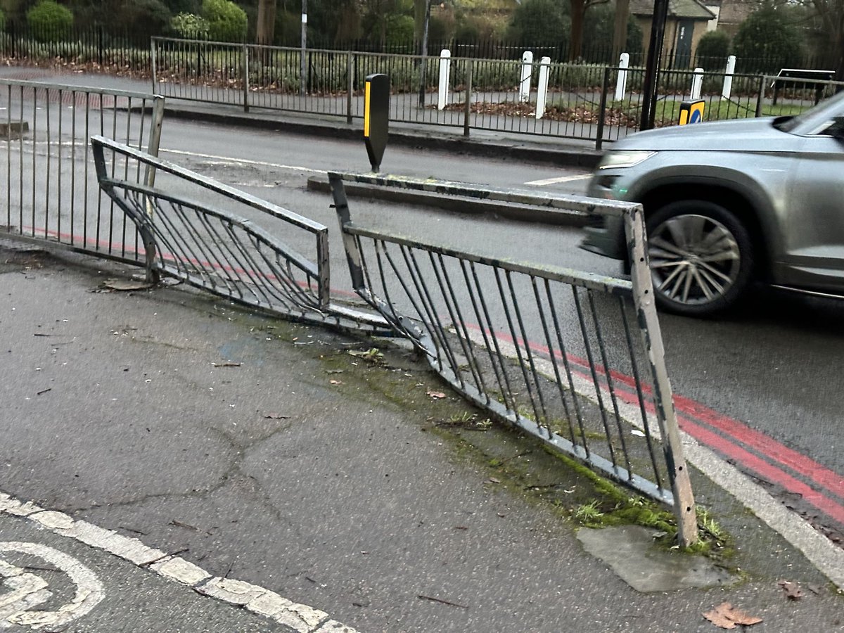 Dulwich Roads is also on Bluesky (@dulwichroads) on Twitter photo Yet another serious crash on the A205, following the crash a few days ago (where residents have started a petition for a zebra crossing). 
Nearby there is also new damage to the railings at the jct with College Rd.
Speeding and mobile phone use is rife on the South Circular. Yet another serious crash on the A205, following the crash a few days ago (where residents have started a petition for a zebra crossing). 
Nearby there is also new damage to the railings at the jct with College Rd.
Speeding and mobile phone use is rife on the South Circular.