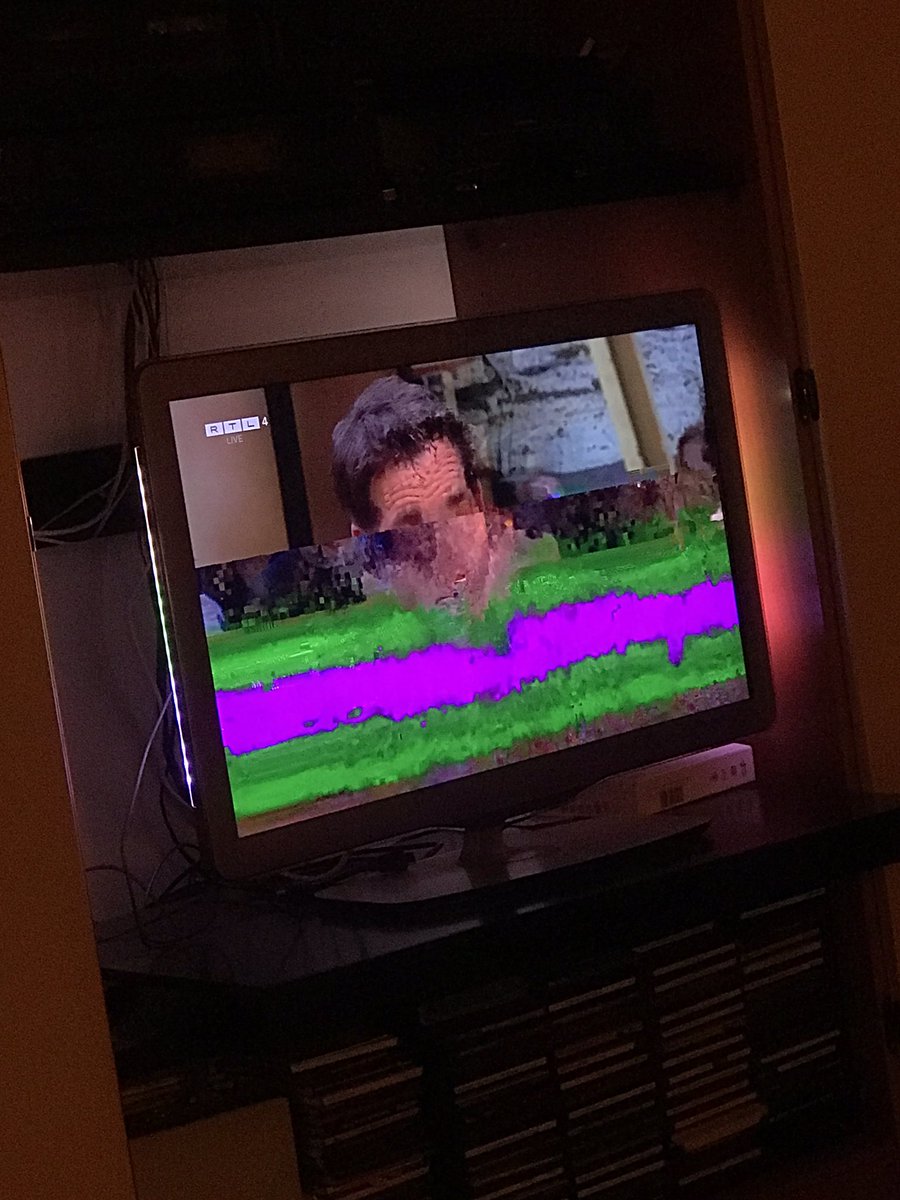 LinkedMans's tweet photo. @ZiggoWebcare het is weer eens Kwalitatief Uitermate Teleurstellend op 4 èn 5 vanavond….. https://t.co/U7zBqi08OD