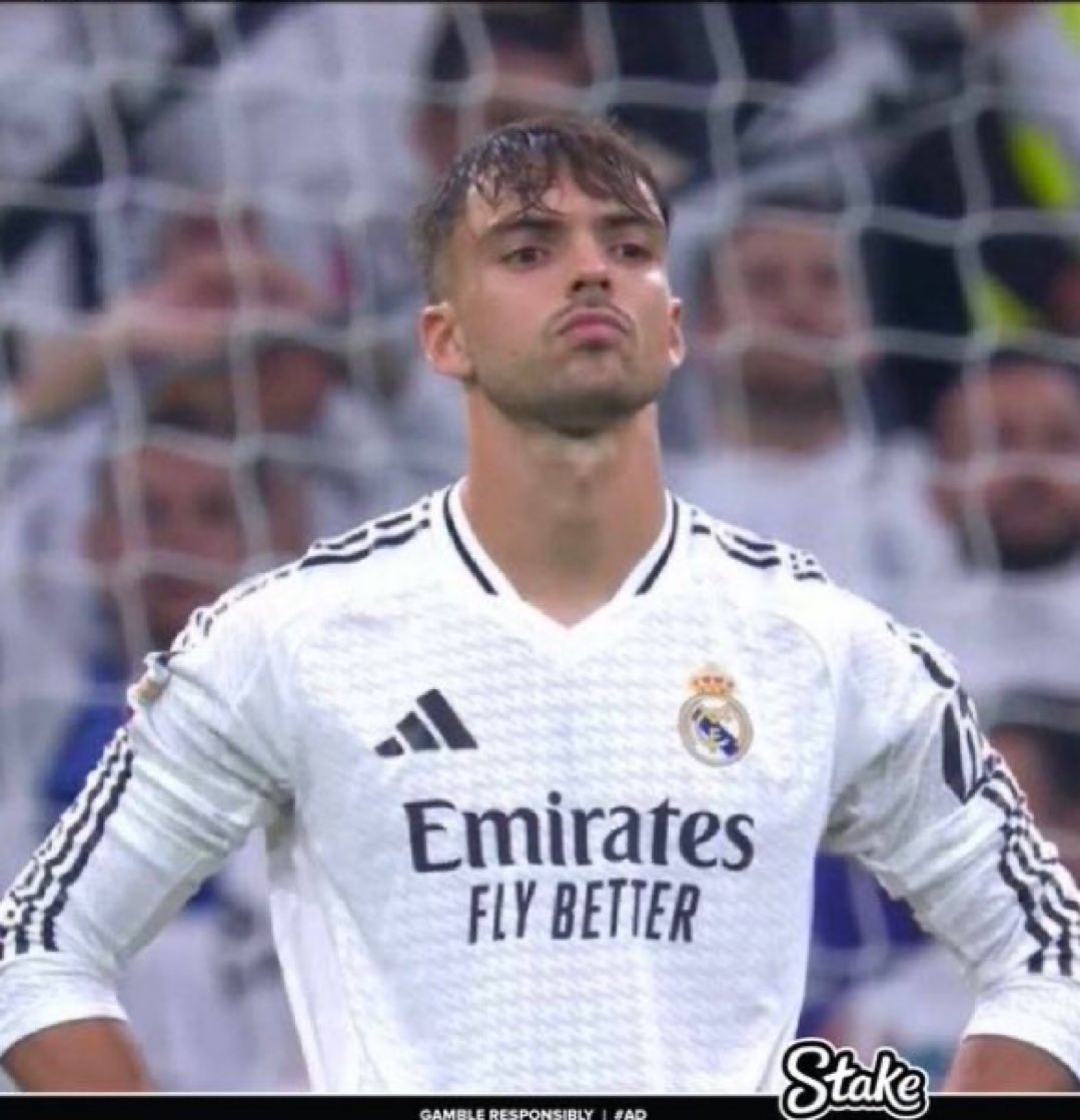 totalcristiano's tweet photo. He must be a STARTER. https://t.co/o4xymOo7M5