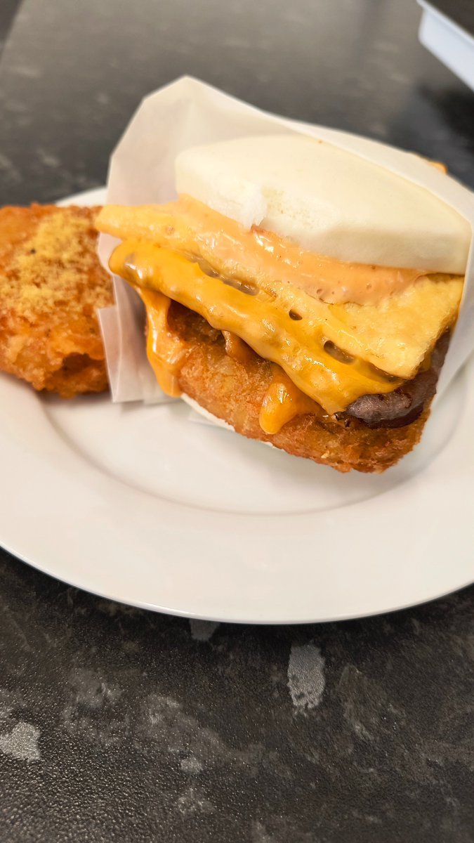 W2Week's tweet image. Wow! 

Pablo Eggsgobao, these breakfast bao's with extra hash browns were a fantastic start to our day in the office!

We will definitely be back 😁

#foodie #week2week #office #localbusiness #breakfast #fyp