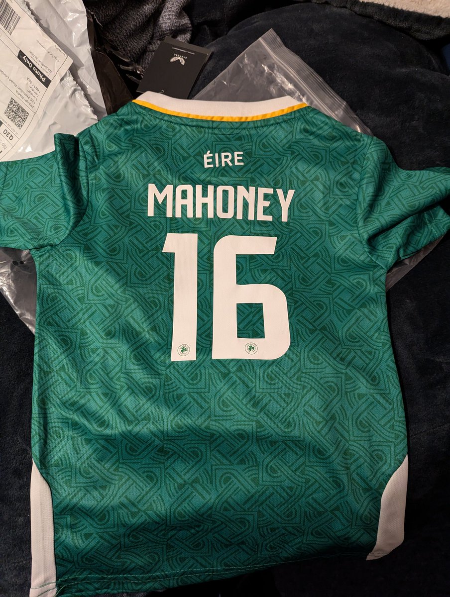StayWithNadia's tweet photo. My nephews tiny Ireland kit 🥺 https://t.co/3v73b6hfNj