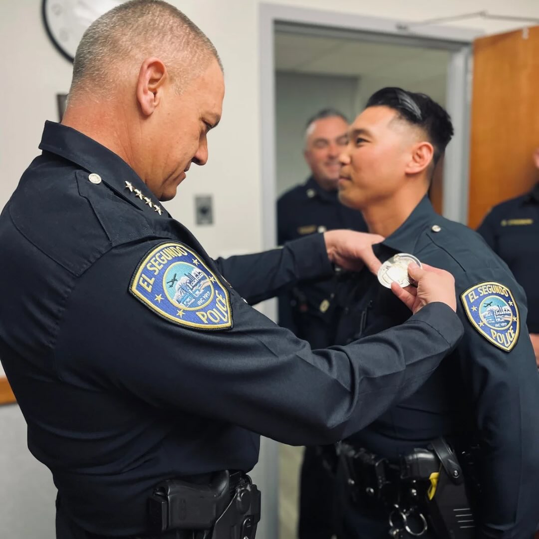 elsegundocity's tweet image. Please join us in congratulating Officer Nojin Park on successfully completing his probationary period as an El Segundo Police Officer!

If you are interested in being a part of El Segundo Police Department family, visit joinespd.com.

#espd #joinespd #elsegundo
