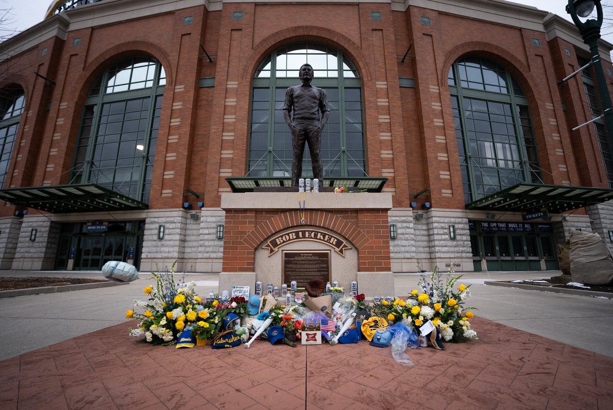 Brewers's tweet image. MKE 💙’s Ueck 

#ThankYouUeck
