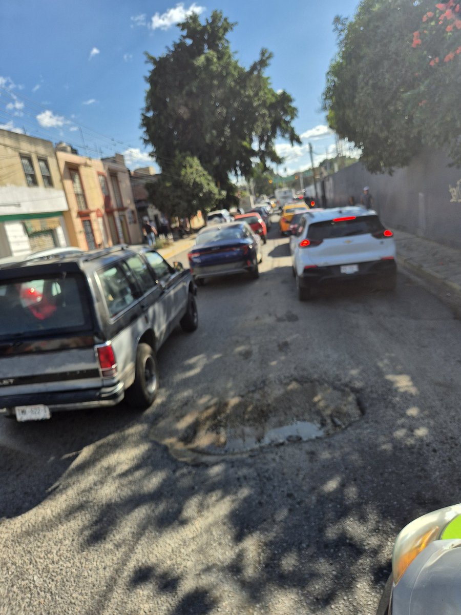 RIVAC_OAX's tweet photo. #MegaBache
Miguel cabrera frente a la prepa 1 antes de periférico sur
@MunicipioOaxaca
@raychagoya https://t.co/YJdXyWi2fm