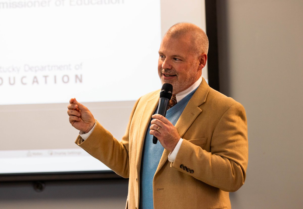 theHoller tweet media