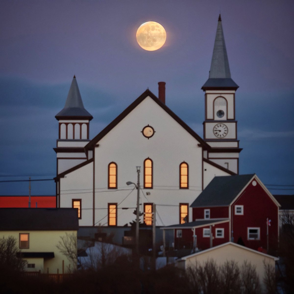 GrayMarker99's tweet photo. Last night I shared some pictures of the moon over Bonavista.

Tonight I’m sharing a Throwback Thursday moon photo from a couple of years ago. The photo comes from the same location (United Church view from the boardwalk) as last night’s photos. 

#ThrowbackThursday https://t.co/brAZoMNF1W