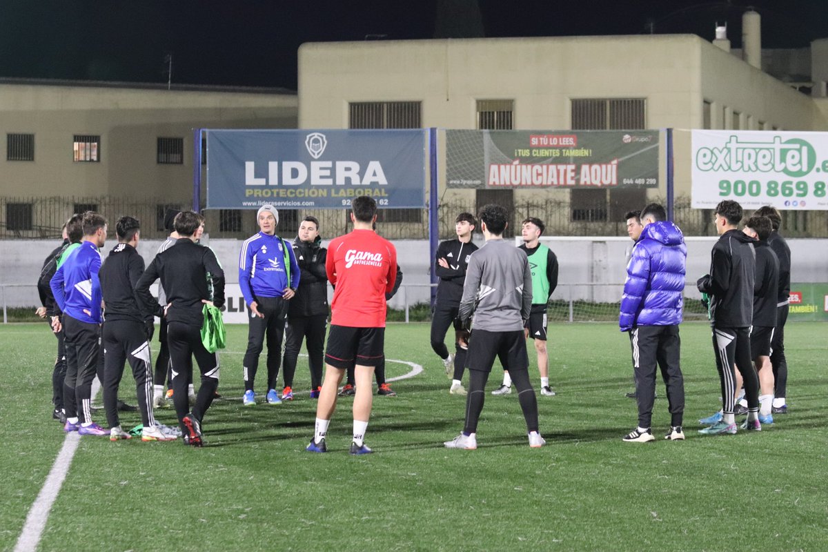 CDBLaAcademia's tweet photo. 💪🏼 ¡Con muchas ganas e ilusión nuestro filial continúa con su preparación del partido del próximo domingo contra el Racing Valverdeño! https://t.co/CVtwXyzGhS