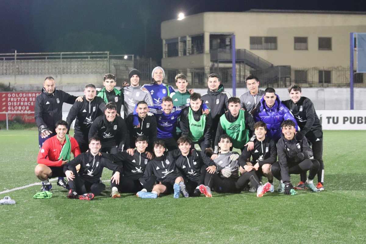 CDBLaAcademia's tweet photo. 💪🏼 ¡Con muchas ganas e ilusión nuestro filial continúa con su preparación del partido del próximo domingo contra el Racing Valverdeño! https://t.co/CVtwXyzGhS
