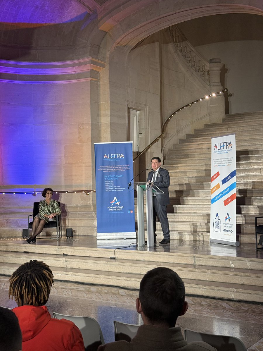 PatrickKanner's tweet photo. Dans le magnifique cadre du Palais des Beaux-Arts de Lille, nous étions nombreux ce soir pour les vœux de l’@Alefpa_Asso dont je suis Vice-Président. 

J’ai une pensée toute particulière pour son Président Daniel Dubois. 

@olivierbaron4 https://t.co/vPbstlLQwQ