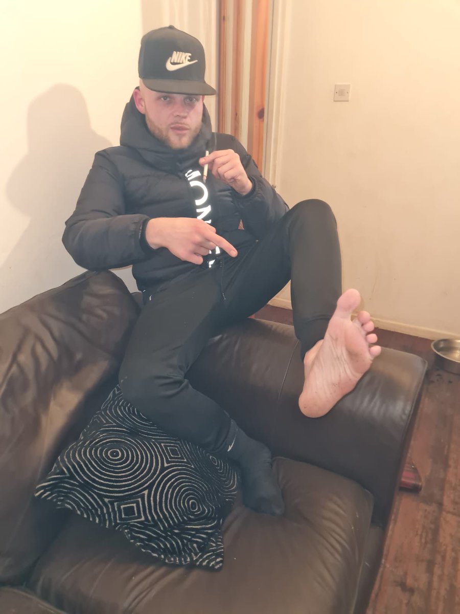 William40362598's tweet photo. Master B ready to drain you dirty pigs Dm me for content ,skypes and custom made videos 🫵🐽 #cashmaster #findom #chav #feetworship #paypigs #cashslaves #cashfags #humiliation #sockworship #humanatms #chavmaster #domination #customs  #moncler #Nike #nikepig #takingwhatsmine https://t.co/L3u3UGrKPE