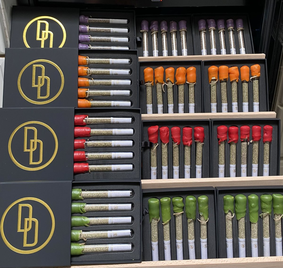 pureprerolls's tweet photo. @WhaleEverything Crypto millionaires💰💰
Exclusive kush joints 🔥🔥
STOP SMOKING PAPERS 🤮
All Pressed flower preroll organic 
Limited quantities each made to order
Celebrate your next crypto win in luxury https://t.co/NVImoFwDl9